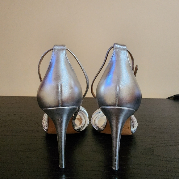 Heels - Picture 5 of 8